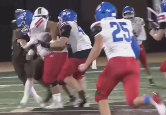 Image for story: Davis becomes hometown hero with stunning 'thick six' touchdown on national stage