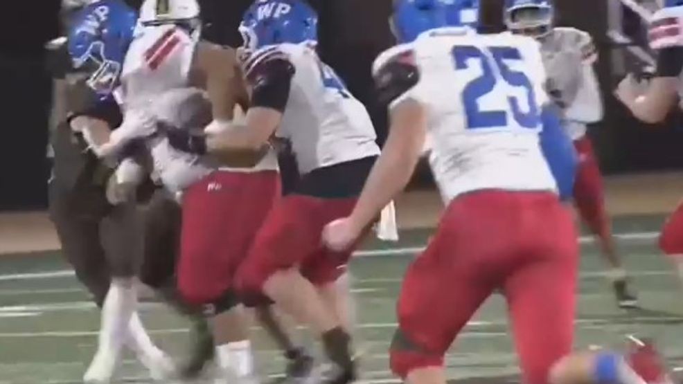 Image for story: Davis becomes hometown hero with stunning 'thick six' touchdown on national stage