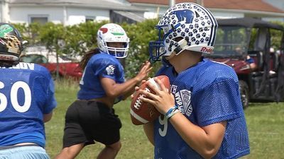 Image for story: FNR/North-South Classic: Kennedy Award winner, Neal, didn't plan on missing Classic