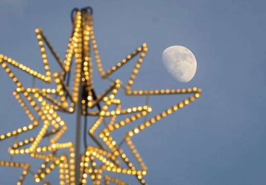 Image for story: Bah humbug?! Air Force Base in Florida orders removal of Christmas decorations