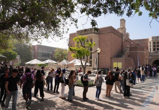 Image for story: Democrats revolt over end of shutdown, but will voters still care by the midterms?